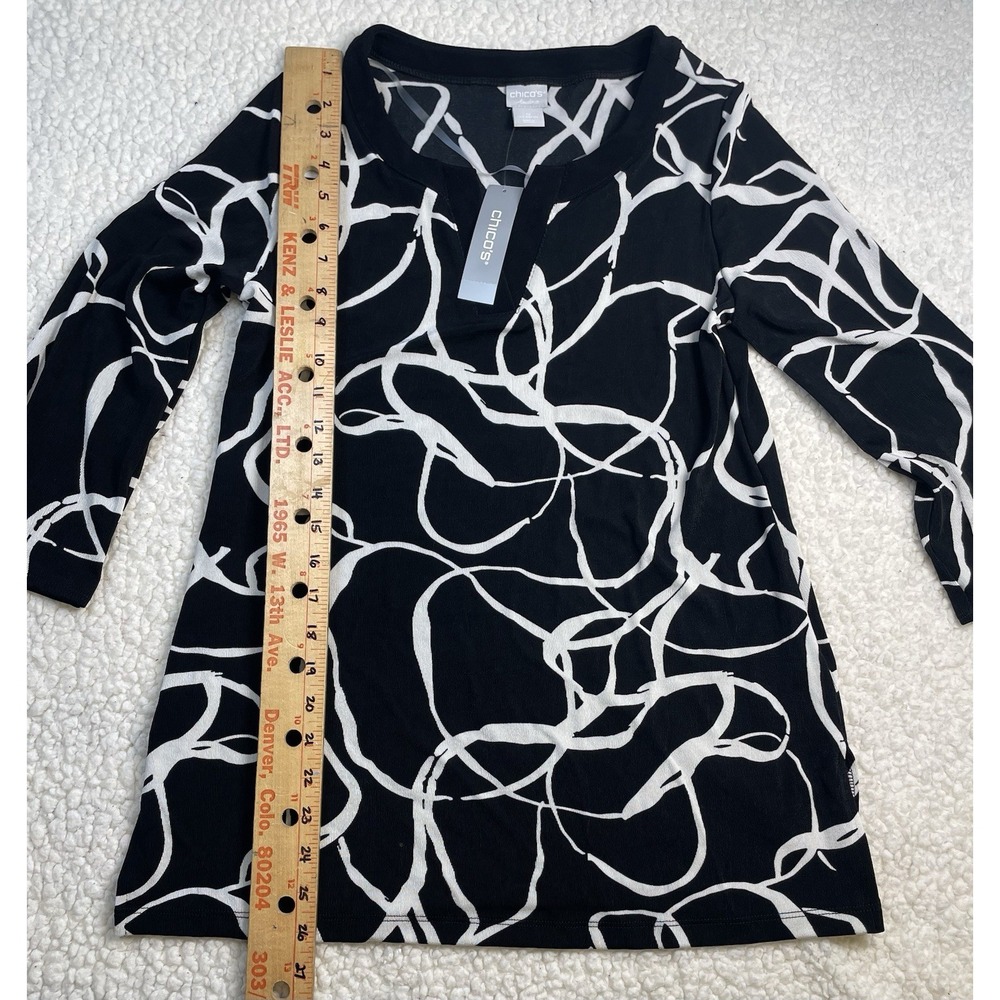 Women's Chicos New With Tags Black And White Top Travelers Split Neck Top 0 - Picture 2 of 8